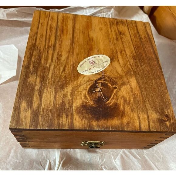 Vintage Wood Keepsake Box - Picture 4 of 5